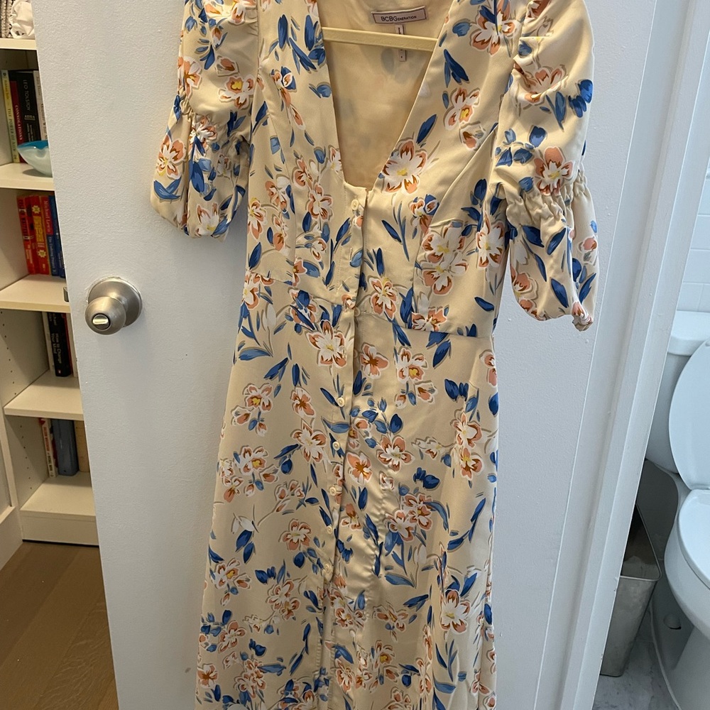 BCBGeneration Women’s Spring Floral Dress - Picture 2 of 3